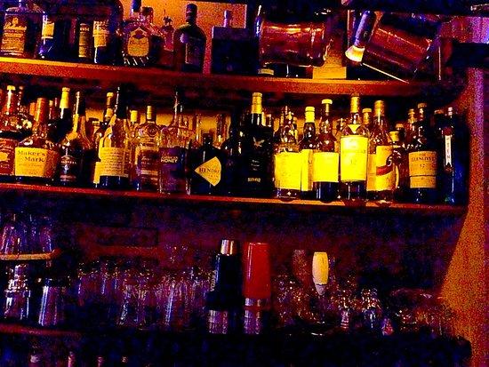 Tiki Bar & Grill BEATNIK